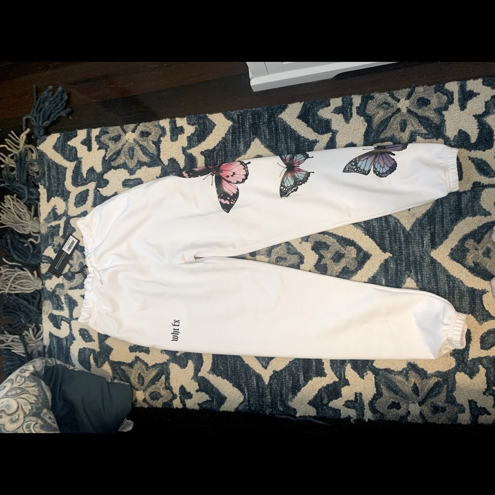 Butterfly white fox sweatpants.